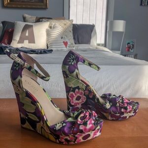 Green/purple Nine West wedges, size 8.5